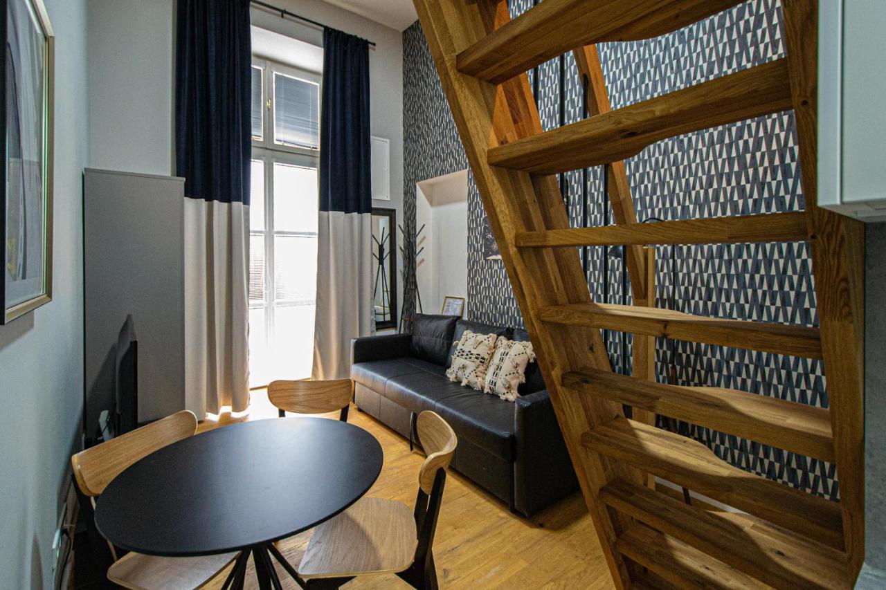 Main Train Station Apartment Close To The The Main Square! Prága Kültér fotó